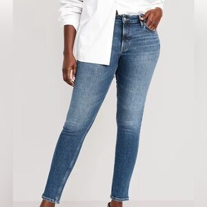 Old Navy Rockstar Super Skinny Short Mid Rise Light Blue Faded Denim Jeans